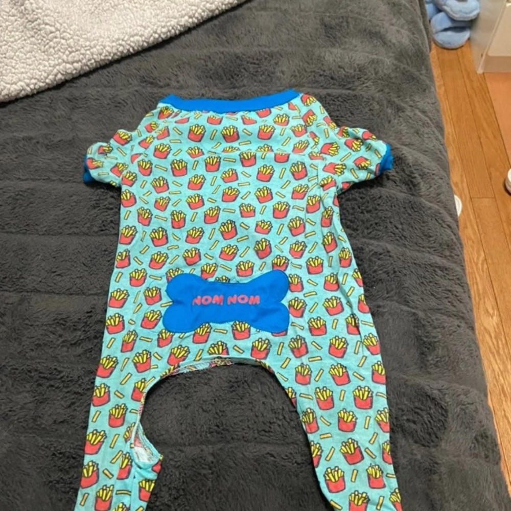 Dog clothes - Picture 4 of 7